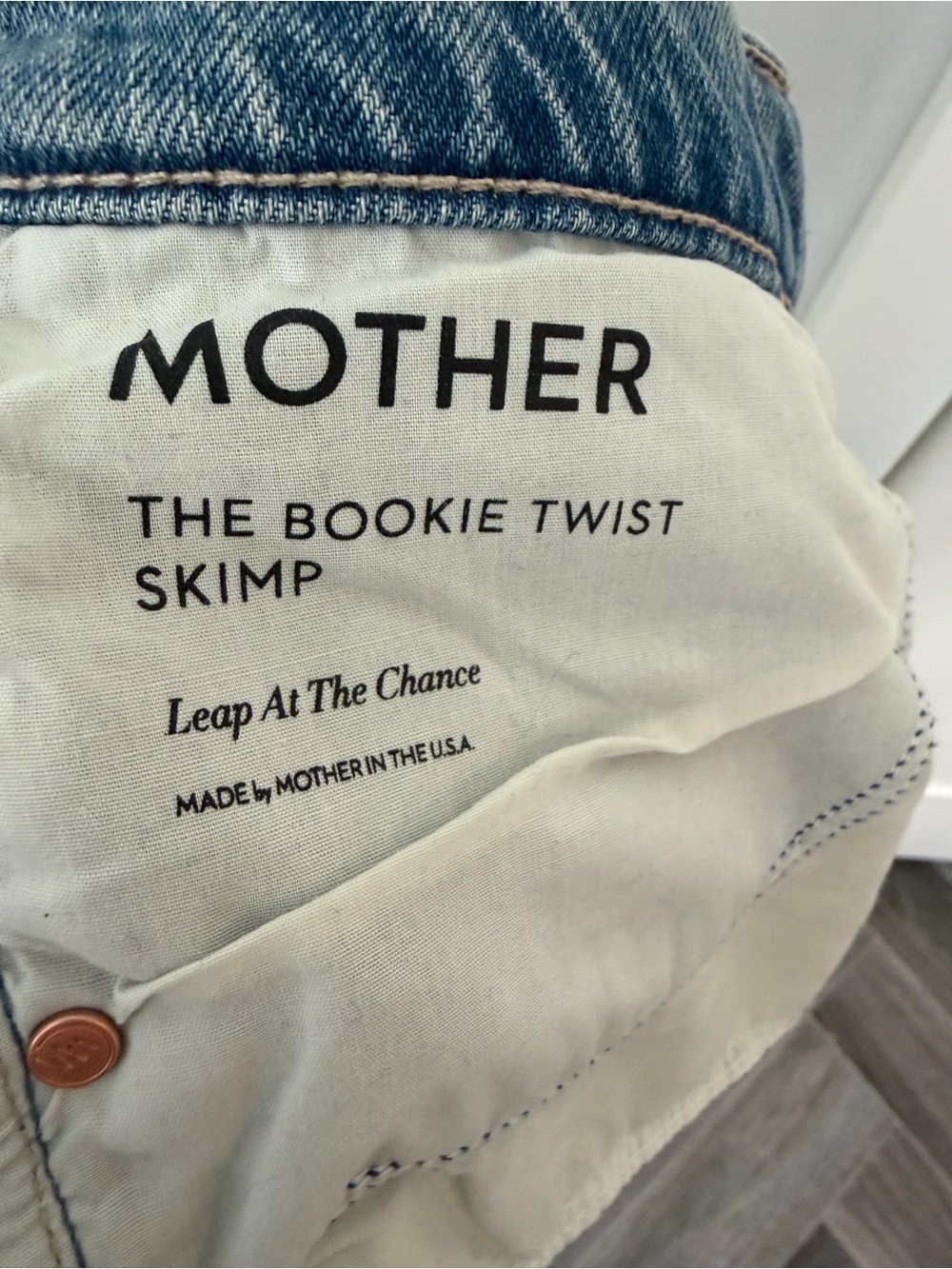 MOTHER Bookie Twist Bootcut Jeans NWT - Picture 5 of 8